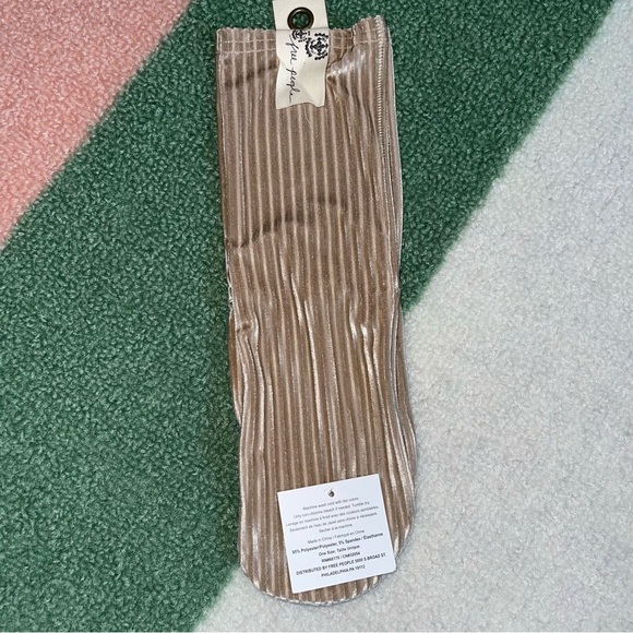 🧦 Free People Trixie Velvet Socks - Picture 2 of 3